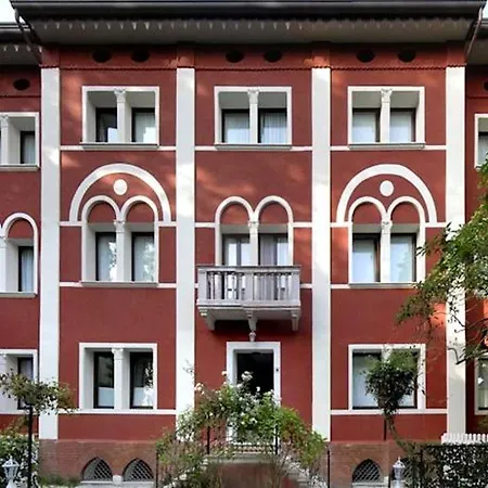 Pannonia 4* Venedig-Lido