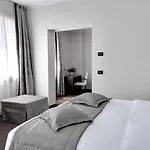 酒店 潘诺尼亚别墅酒店 4*
