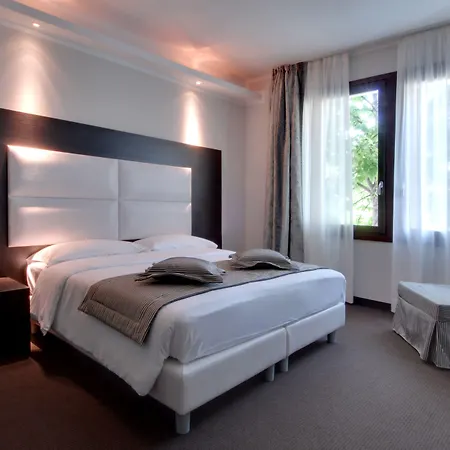 Pannonia Hotel 4*