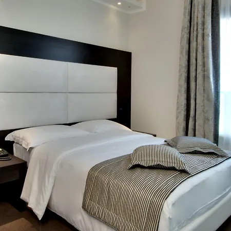 Готель Pannonia Lido di Venezia