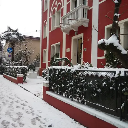 Pannonia Готель Lido di Venezia