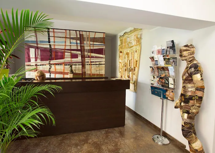 بانونيا فندق 4*