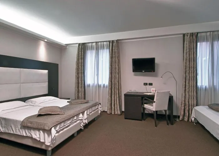 بانونيا فندق 4*